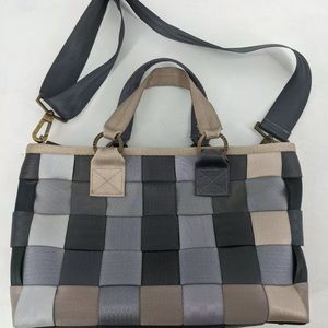 ISO Harveys carriage lrge w/handles, strap, metal zipper, this size. Any color.